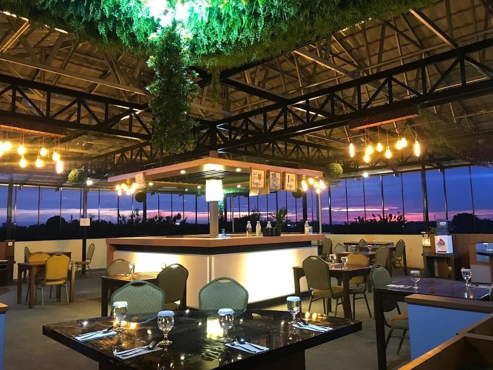 Hotel O Padang City Center Near Pantai Padang Formerly D'Dhave Hotel Luaran gambar